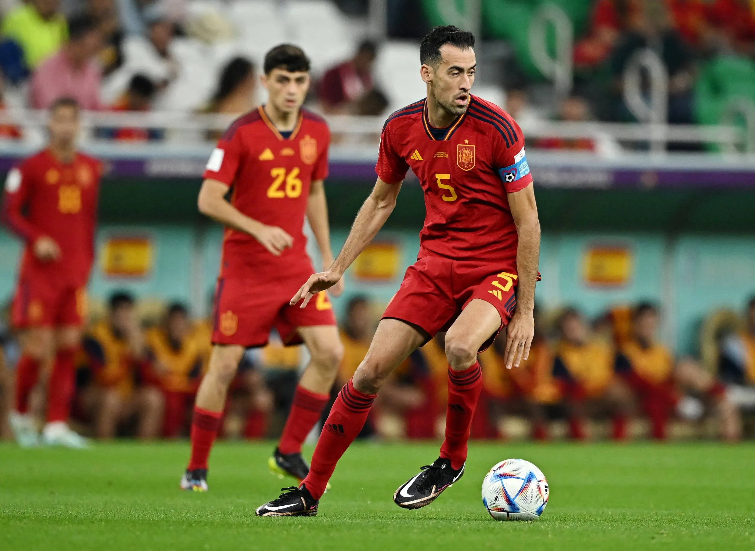 Sergio Busquets: Sự tĩnh lặng giữa chiến trường khốc liệt - Bóng Đá