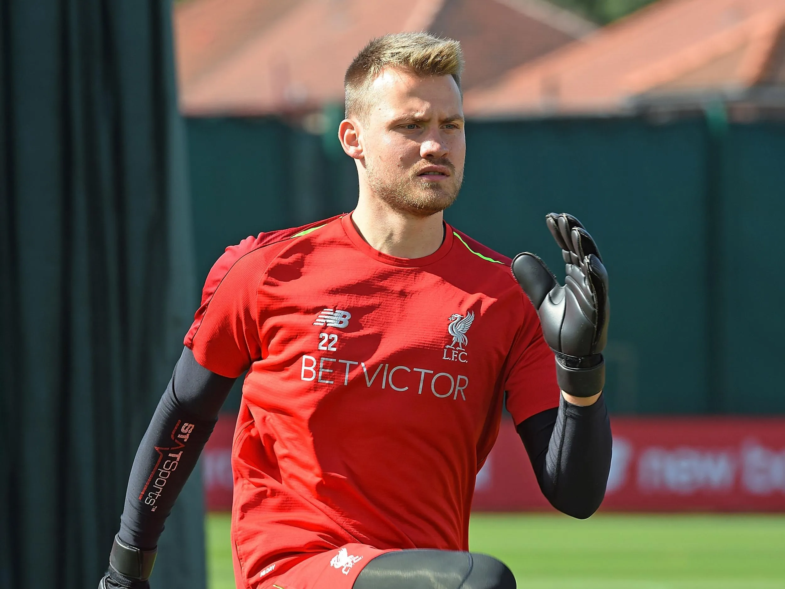 Simon Mignolet provides perfect summary of Liverpool's season as potential transfer looms for goalkeeper - Bóng Đá