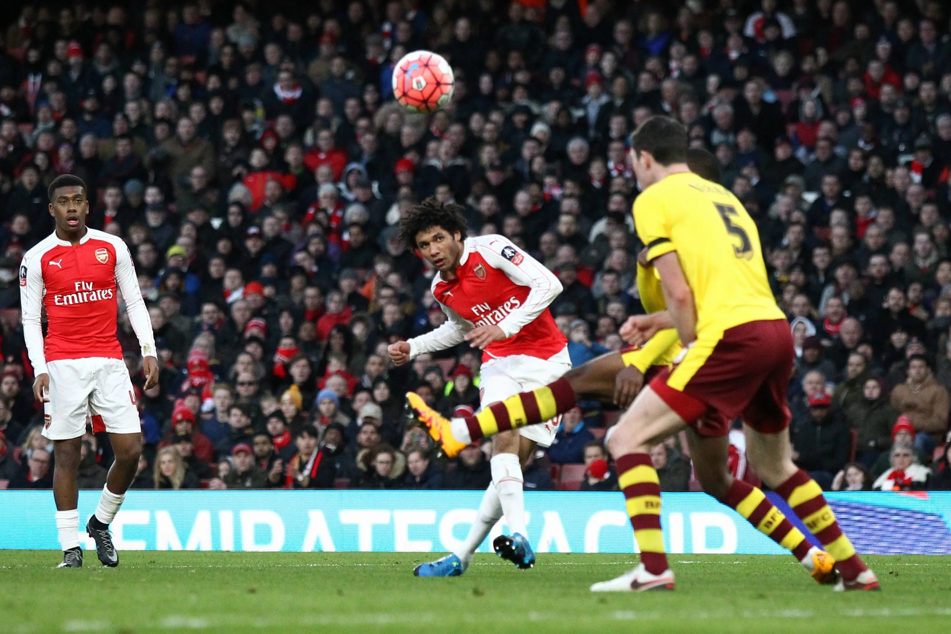 Bordeaux mua Elneny - Bóng Đá