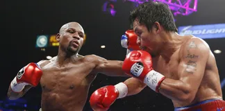 Floyd Mayweather đánh bại Manny Pacquiao trong cuộc chiến vào năm 2015.