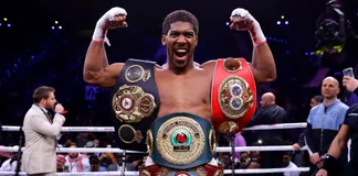 Anthony Joshua có thể phải từ bỏ 1 danh hiệu nếu cố theo đuổi 1 cuộc đối đầu với Wilder hoặc Fury.