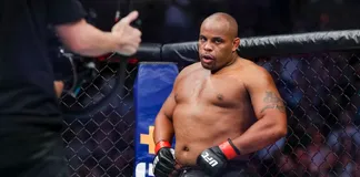 Bị sao YouTube thách thức, Daniel Cormier nói gì