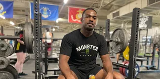 Jon Jones vẫn đang nỗ lực để tăng trọng lượng cơ thể một cách khoa học.