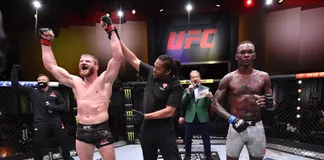 Jan Blachowicz giành thắng lợi trước Israel Adesanya ở cuộc chiến tranh đai hạng dưới nặng.