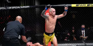 Charles Oliveira trở thành nhà vô địch hạng nhẹ UFC sau khi đánh bại Michael Chandler.