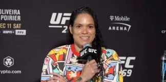 Amanda Nunes trong phòng họp báo.