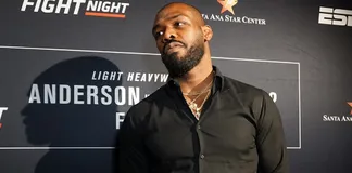 Jon Jones khẳng định trì hoãn ngày ra mắt hạng cân nặng UFC không phải vì tiền.