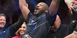 Jon Jones trở thành ông vua mới của hạng cân nặng.