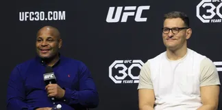 Daniel Cormier: Stipe Miocic sẽ khiến Jon Jones vất vả hơn Ciryl Gane