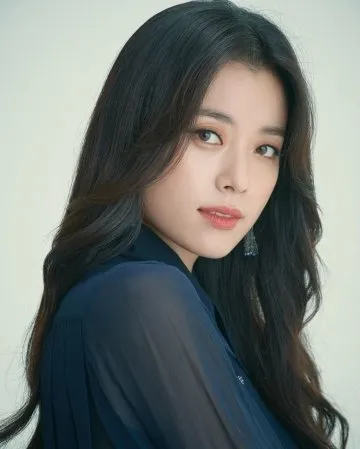 han-hyo-joo-duoc-ban-cu-xac-thuc-ngay-xua-da-noi-tieng-nho-nhan-sac-bb88ef