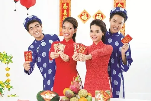 17.chon-nguoi-xong-dat-mo-hang-cho-gia-chu-tuoi-quy-dau-1-phunutoday.vn (1)