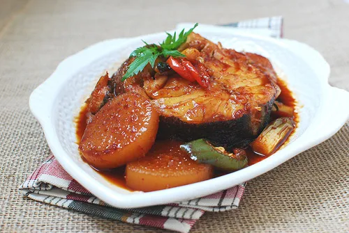 cach-lam-mon-ca-kho-tieu