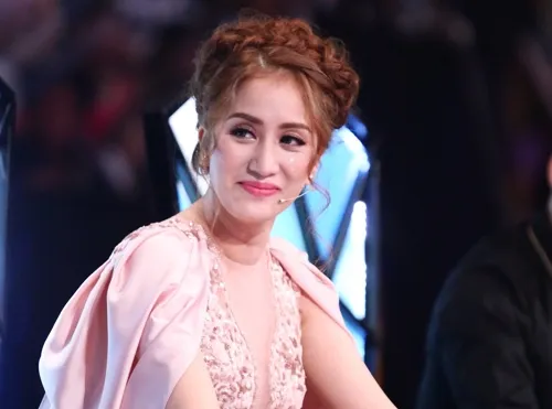 Khanh-Thi-bat-khoc-nuc-no-khi-noi-ve-Chi-Anh-tren-song-truc-tiep-khanhthi-1457206617-width500height371