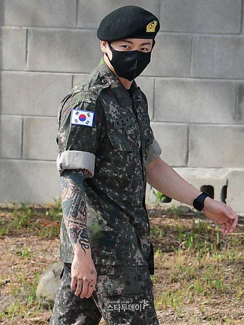 jin-bts-xuat-ngu-5