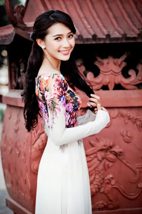 sao-viet-ao-dai-di-le-dau-nam-phunutoday (7)