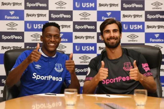 M.U không mua Mina là do Barca đòi điều khoản mua lại - Bóng Đá