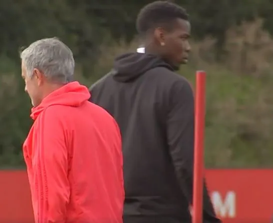 Sốc: Pogba chào tất cả, trừng mắt với Mourinho - Bóng Đá