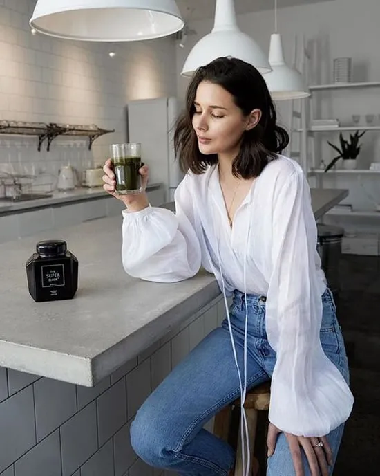 Áo blouse tay bồng là item