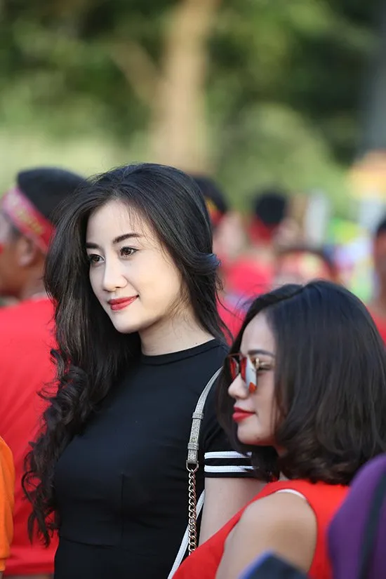 - Bóng Đá