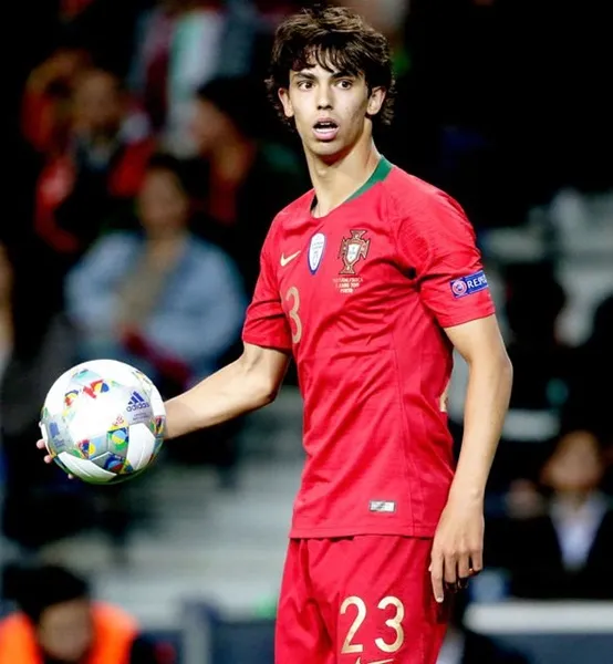 Joao Felix không giống Cris Ronaldo - Bóng Đá