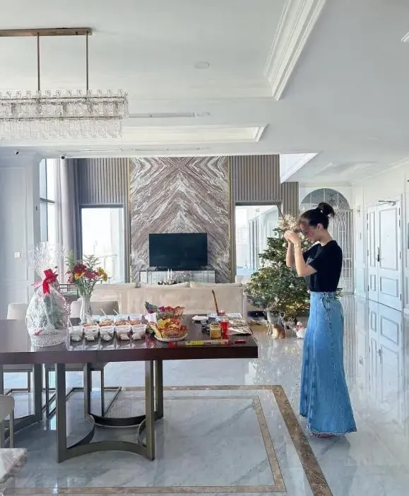 lona-kieu-loan-phu-ba-vbiz (1)