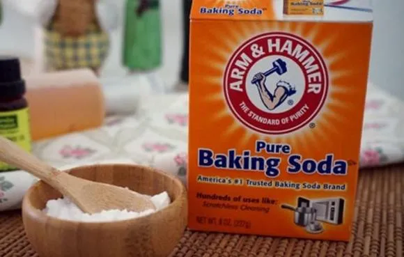 Baking Soda là một nguyên liệu không thể thiếu trong gian bếp của bạn nhờ vào khả năng làm sạch tuyệt vời, đặc biệt là trong việc vệ sinh nồi inox.