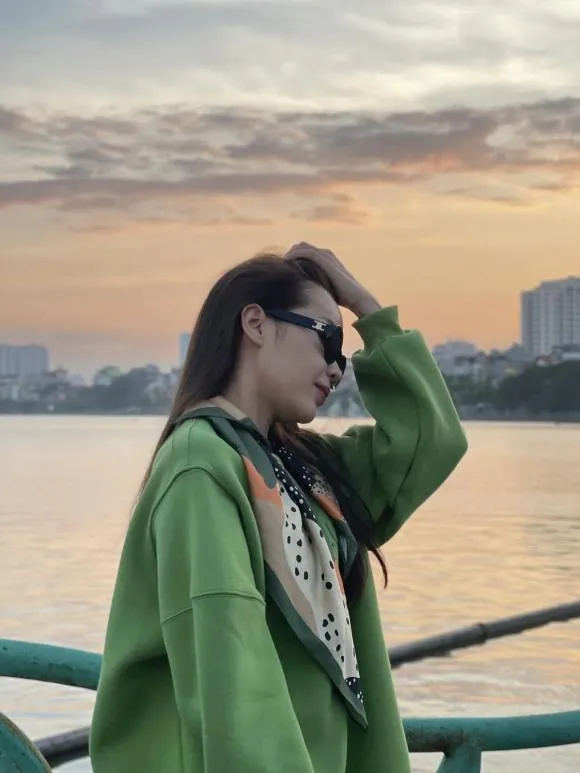 luu-huong-giang-than-tho-bi-trung-gio-nhung-nhan-sac-lai-gay-me-moi-anh-nhin-6-ngoisaovn-w1536-h2048