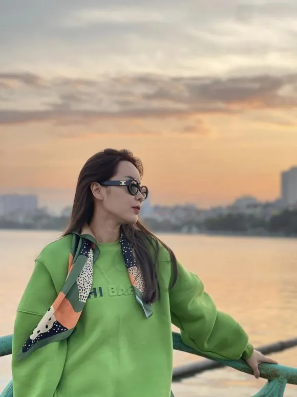 luu-huong-giang-than-tho-bi-trung-gio-nhung-nhan-sac-lai-gay-me-moi-anh-nhin-8-ngoisaovn-w1536-h2048