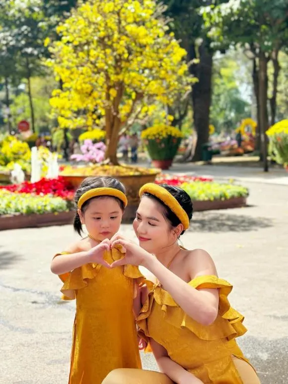 ngoc-trinh-len-tieng-ve-tin-don-bi-mat-sinh-con-tiet-lo-xuc-dong-ve-viec-nhan-nuoi-chau-gai-5-ngoisaovn-w1000-h1333