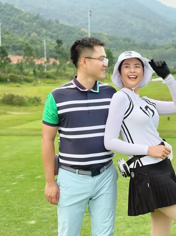 ngoc-han-khoe-loat-anh-tren-san-golf-khoanh-khac-tinh-tu-ben-ban-trai-khien-dan-tinh-xuyt-xoa-ghen-ti-3-ngoisaovn-w1534-h2048