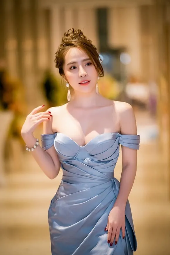 Sau đổ vỡ của cuộc hôn nhân không trọn vẹn, Quỳnh Nga giữ kín chuyện riêng tư.