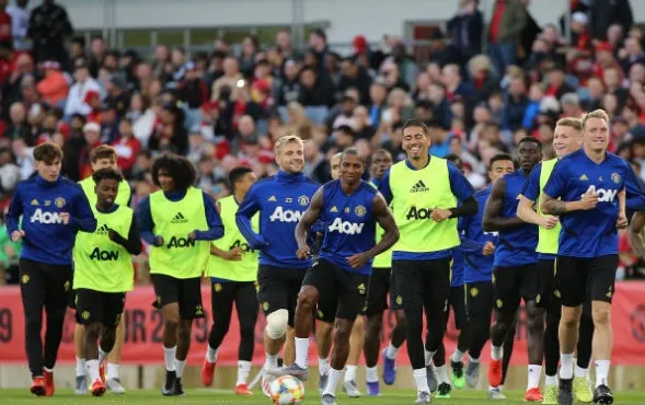 Romelu Lukaku caught yawning on exercise bike after missing Manchester United training session - Bóng Đá