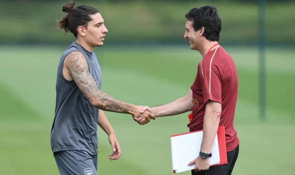 Bellerin tiết lộ điểm khác biệt giữa Wenger và Emery - Bóng Đá