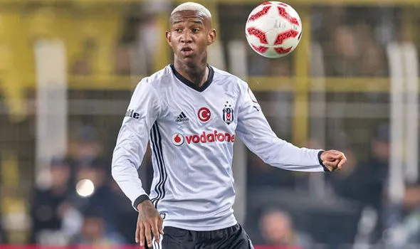 Anderson Talisca đáp lời Man Utd - Bóng Đá