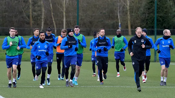 Walcott chạy hùng hục trên sân, quyết tìm lại phong độ thời đỉnh cao - Bóng Đá