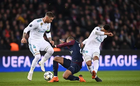 Ronaldo lại ghi bàn, PSG chết lặng tại Parc de Princes - Bóng Đá