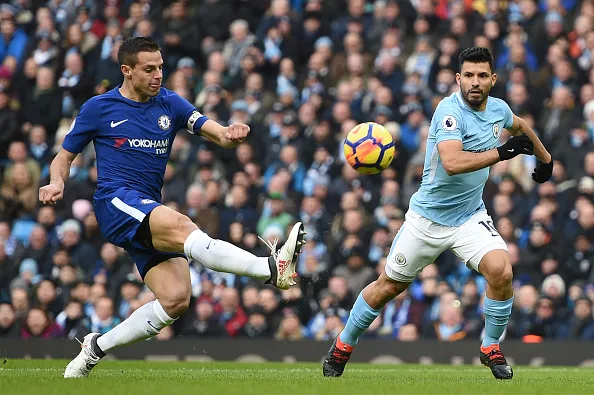 Ôm mặt dưới mưa, Conte bất lực hoàn toàn trước Man City - Bóng Đá