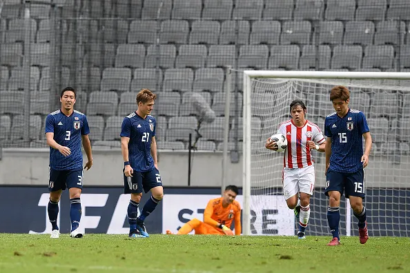 Shinji Kagawa lăn xả trước Paraguay, bất chấp World Cup chỉ còn đếm bằng giờ - Bóng Đá