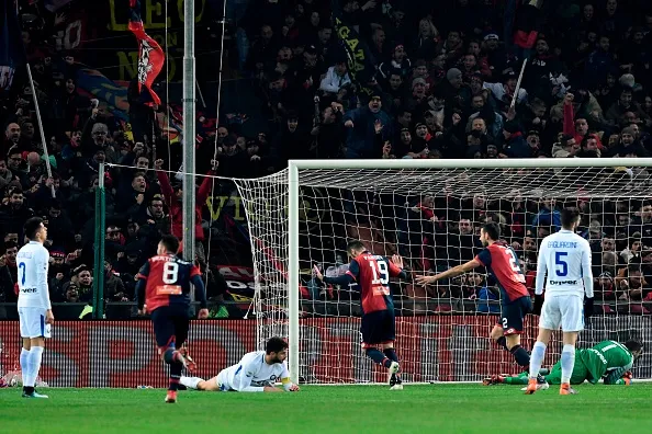 Thua trắng Genoa, 'ác mộng' trở lại với Inter - Bóng Đá