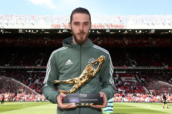 De Gea ôm 'găng vàng' nhìn Romero đóng vai chính trong khung gỗ - Bóng Đá