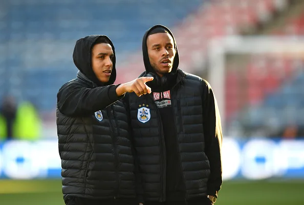 Mourinho âu lo khi đặt chân đến sân Huddersfield - Bóng Đá