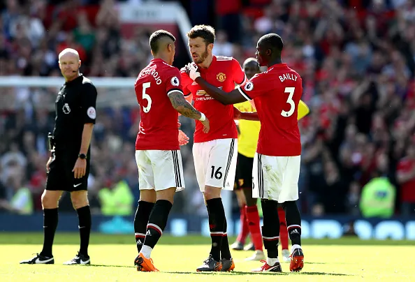 De Gea ôm 'găng vàng' nhìn Romero đóng vai chính trong khung gỗ - Bóng Đá