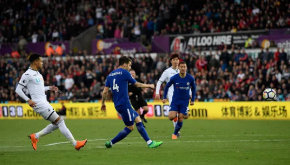 Chật vật vượt Swansea, Chelsea áp sát top 4 - Bóng Đá
