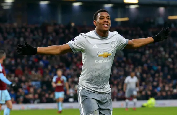 Phá lưới Burnley, Martial có thống kê ấn tượng - Bóng Đá