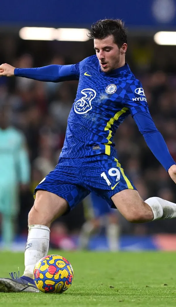  Chelsea suffer major blow as Mason Mount is forced off with a bad ankle ligament injury - Bóng Đá