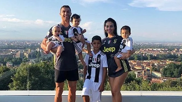 Bạn gái bị bóc mẽ, Ronaldo nổi đóa đâm đơn kiện - Bóng Đá