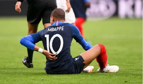 Bị chấn thương nghiêm trọng, Mbappe vẫn cố thi đấu 2 trận cuối World Cup - Bóng Đá