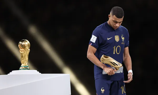 Pháp thua nhưng Mbappe thoát khỏi cái bóng Messi - Bóng Đá