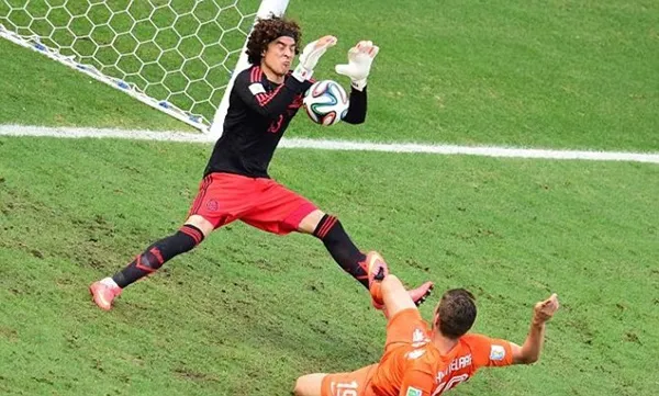 Ochoa lại tỏa sáng ở World Cup - Bóng Đá