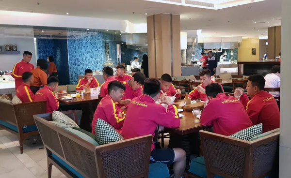 Chùm ảnh thầy trò Hoàng Anh Tuấn